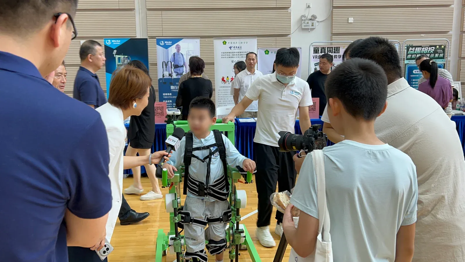 「央视报道」迈步机器人闪耀深圳市第八次残疾预防日活动