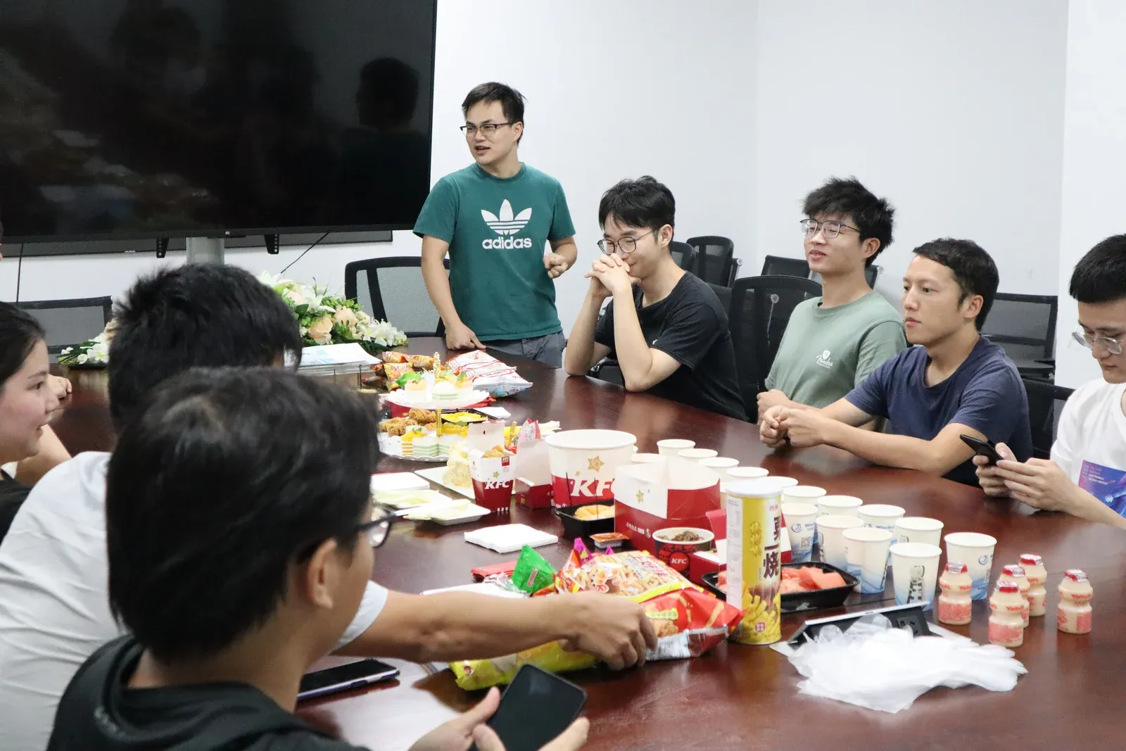 凝心聚力，共赢未来 | 庆祝迈步机器人成立四周年！
