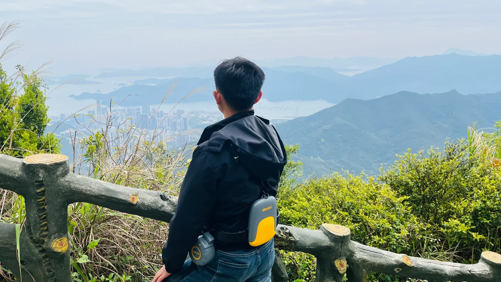 「智能助行机器人」入驻梧桐山，助您勇攀鹏城第一峰