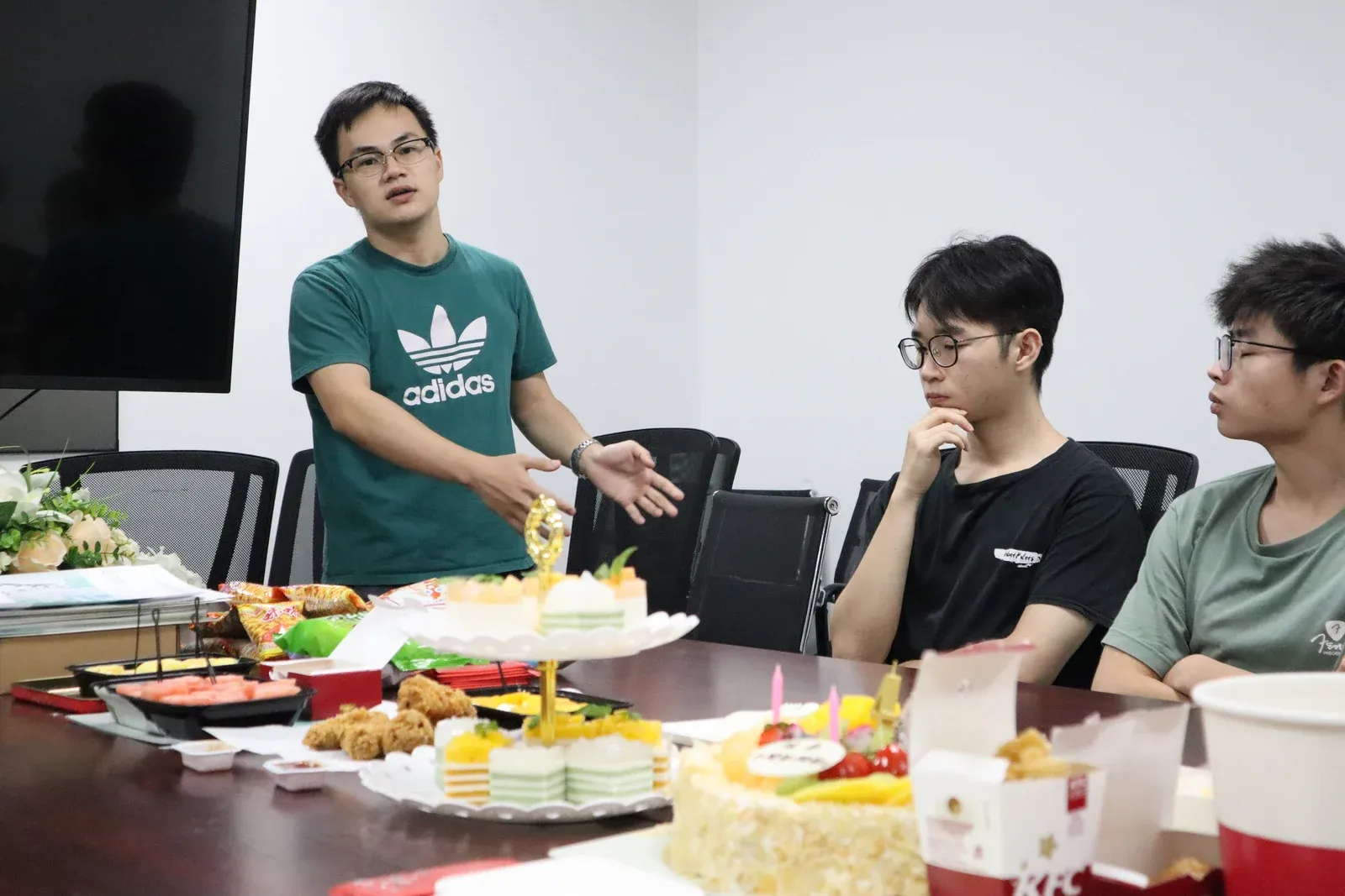 凝心聚力，共赢未来 | 庆祝迈步机器人成立四周年！
