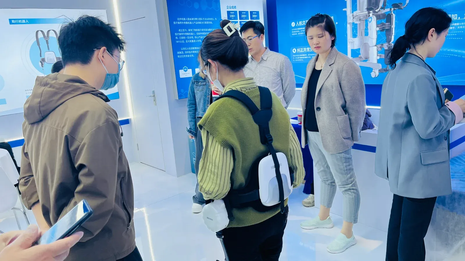 「完美收官」迈步机器人闪耀上海CMEF展,以创新之力谱写康复新篇章